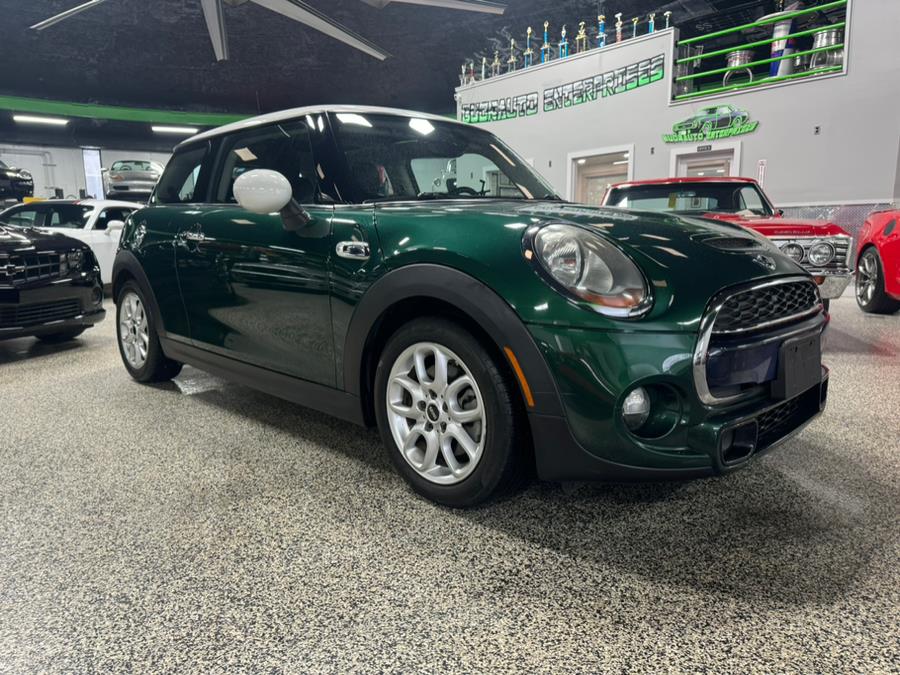 2016 MINI Cooper Hardtop 2dr HB S photo