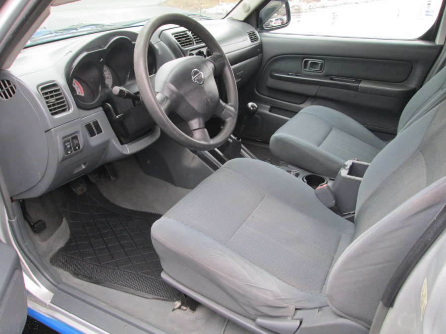 2004 Nissan Frontier Standard photo