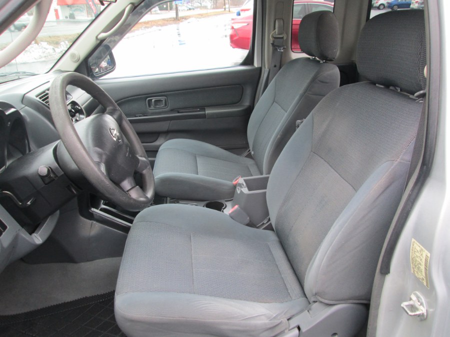 2004 Nissan Frontier Standard photo