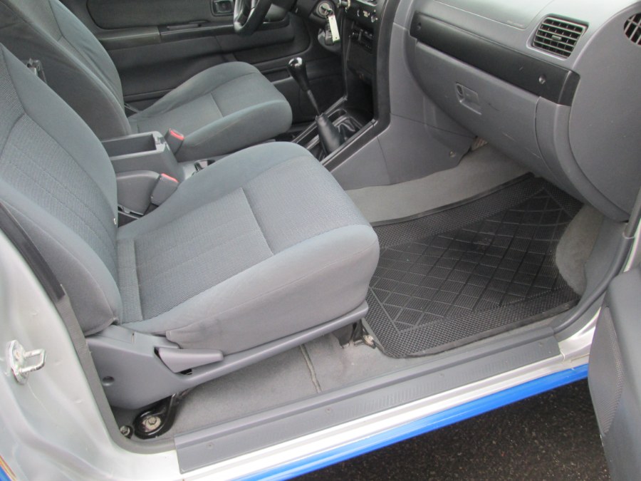 2004 Nissan Frontier Standard photo