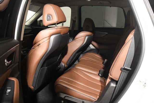 2022 Acura MDX SH-AWD w/Advance photo