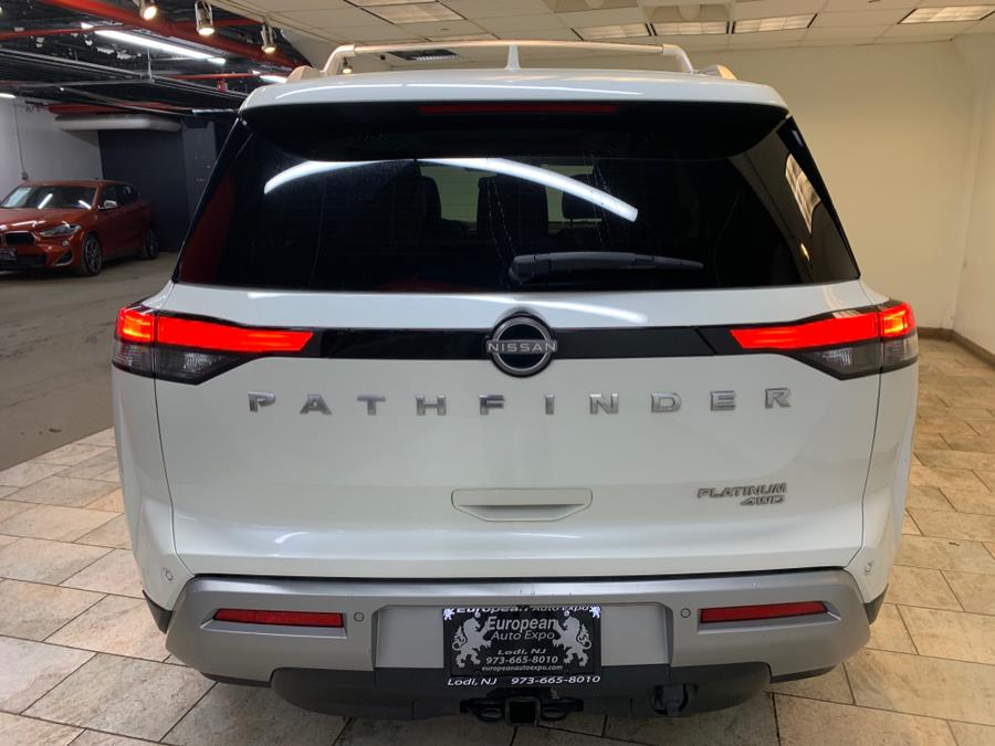 2022 Nissan Pathfinder Platinum 4WD photo
