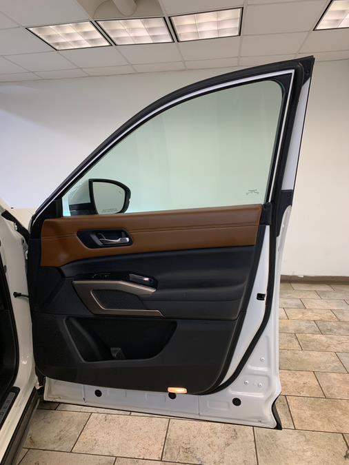 2022 Nissan Pathfinder Platinum 4WD photo