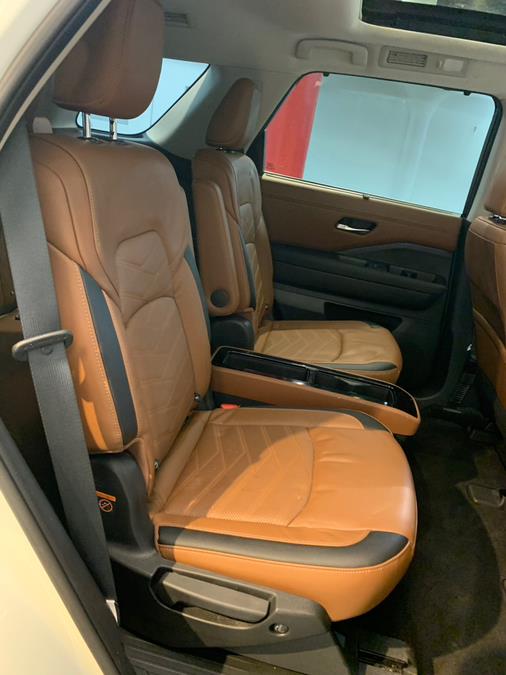 2022 Nissan Pathfinder Platinum 4WD photo