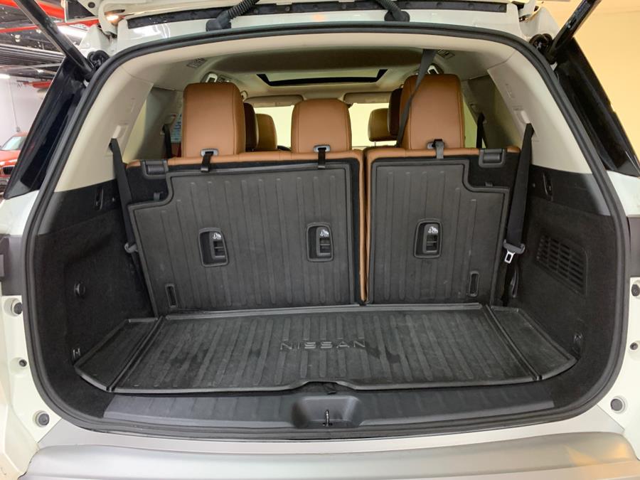 2022 Nissan Pathfinder Platinum 4WD photo