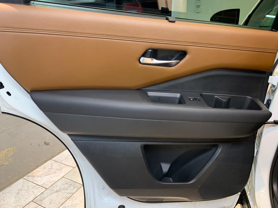 2022 Nissan Pathfinder Platinum 4WD photo