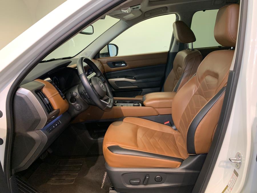 2022 Nissan Pathfinder Platinum 4WD photo