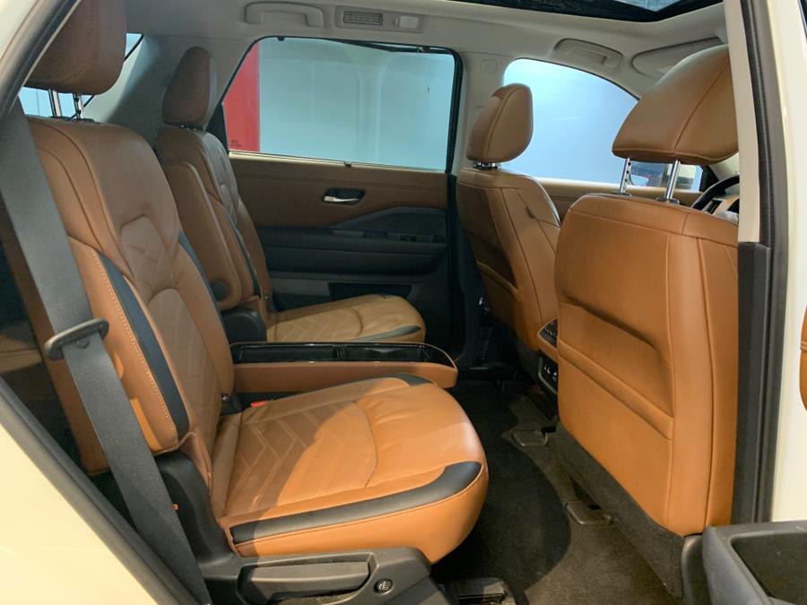 2022 Nissan Pathfinder Platinum 4WD photo
