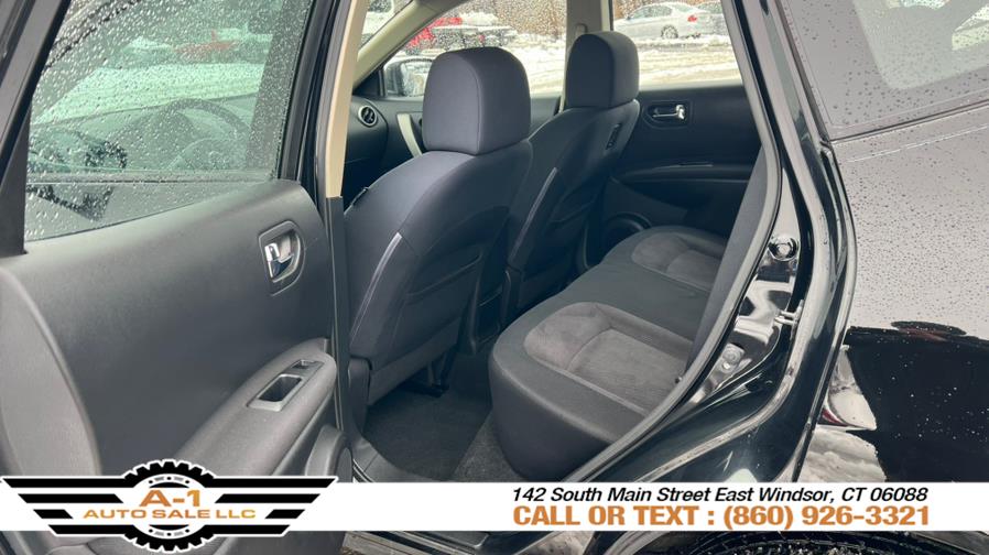 2011 Nissan Rogue S photo