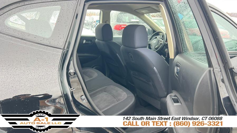 2011 Nissan Rogue S photo