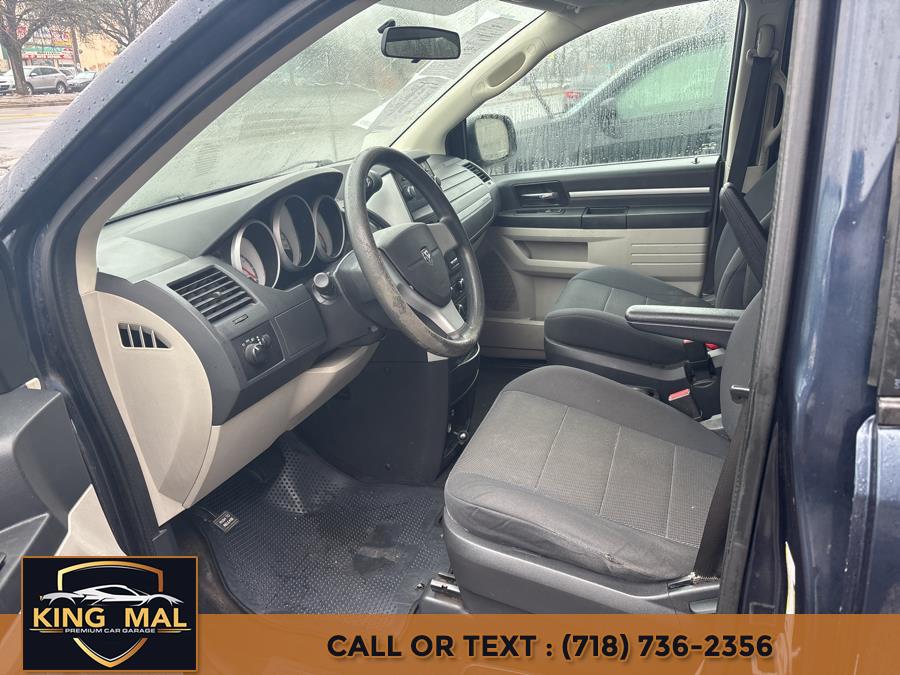 2009 Dodge Grand Caravan SE photo