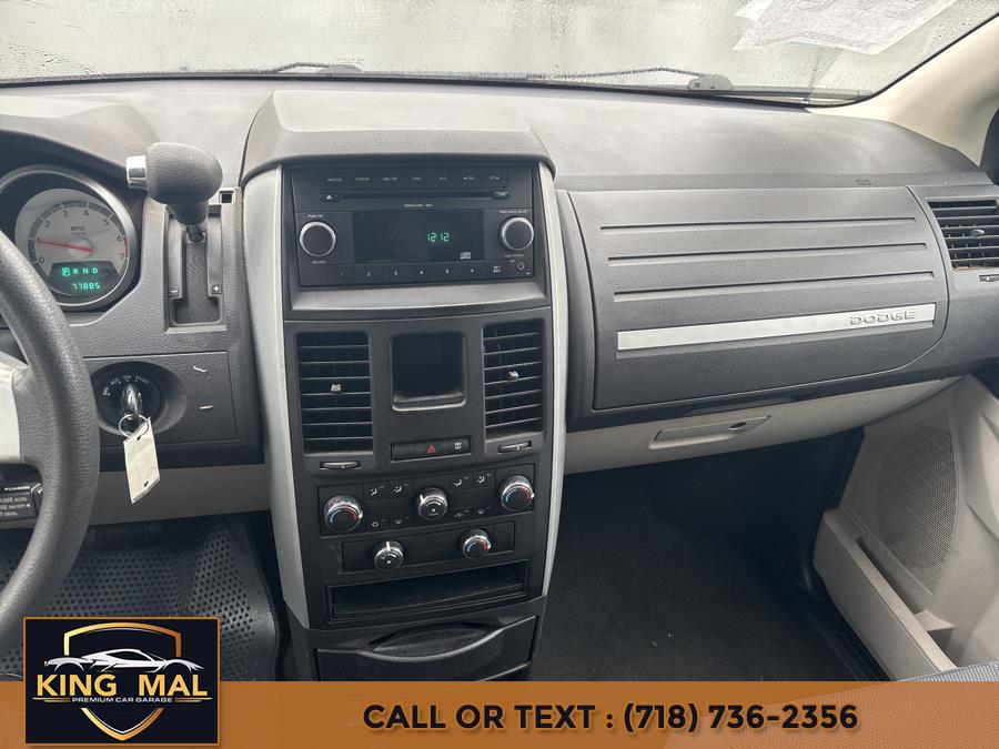 2009 Dodge Grand Caravan SE photo