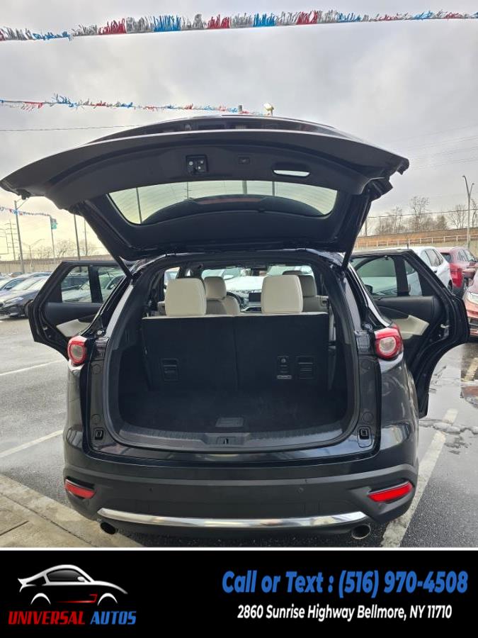 2022 Mazda CX-9 Signature AWD photo