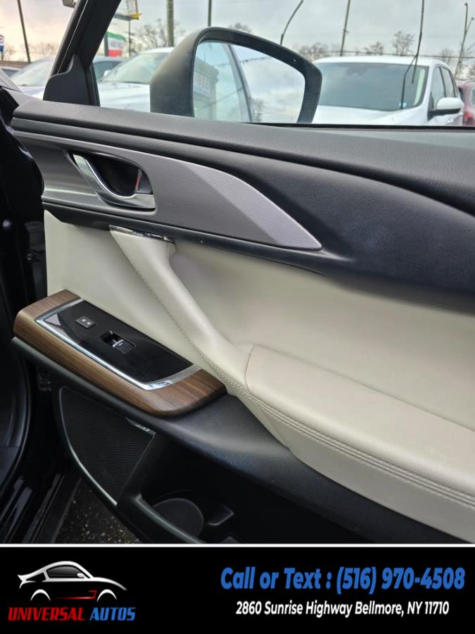 2022 Mazda CX-9 Signature AWD photo