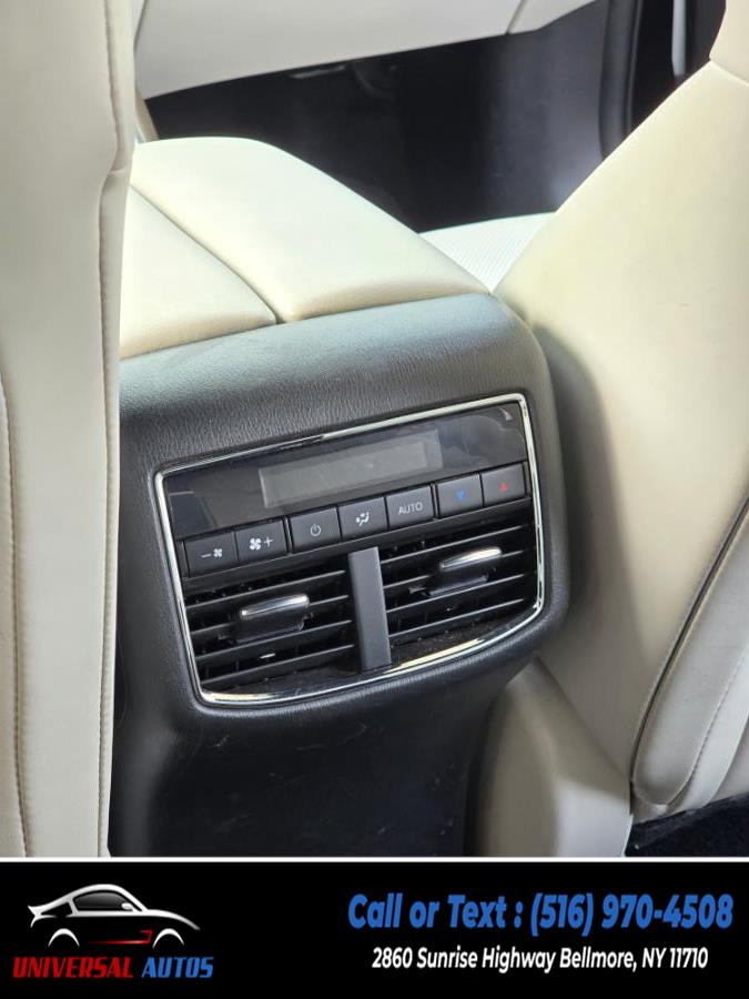 2022 Mazda CX-9 Signature AWD photo