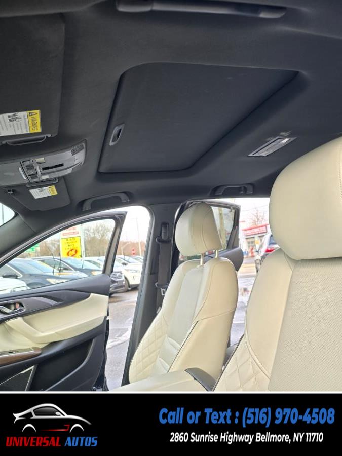 2022 Mazda CX-9 Signature AWD photo