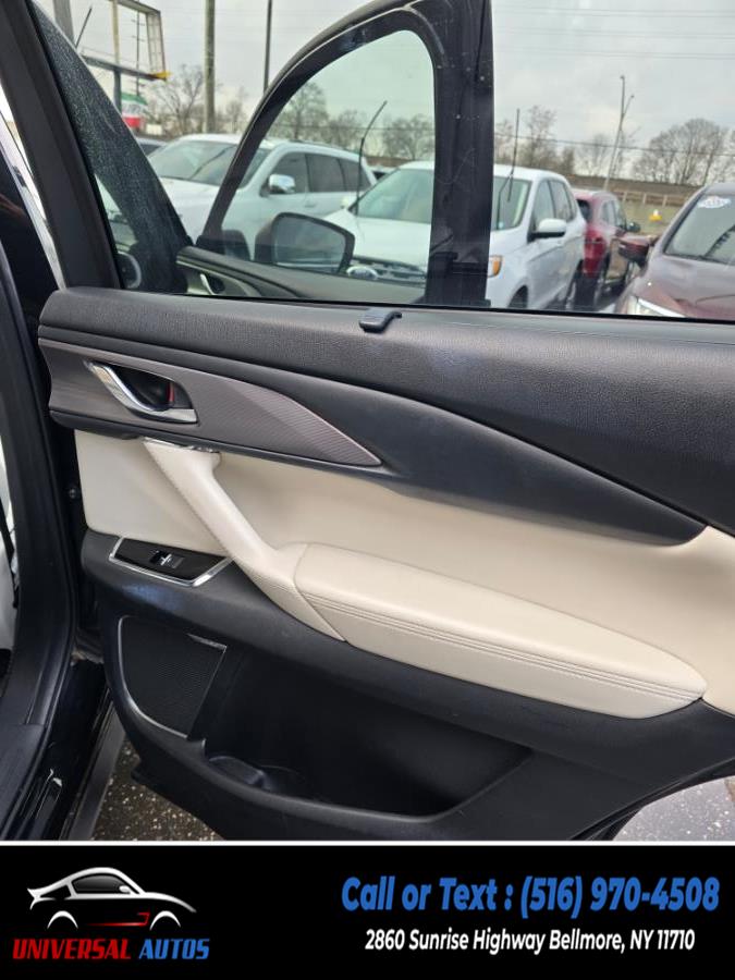 2022 Mazda CX-9 Signature AWD photo