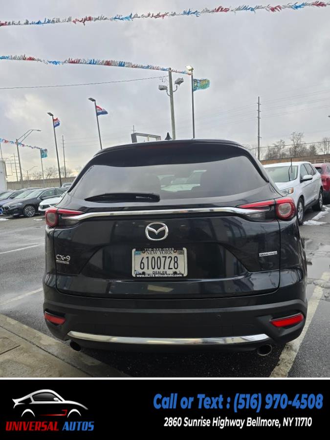 2022 Mazda CX-9 Signature AWD photo