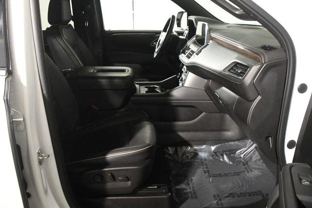 2023 Chevrolet Suburban Premier photo