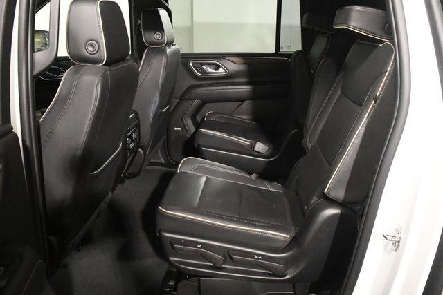 2023 Chevrolet Suburban Premier photo