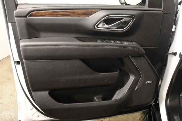 2023 Chevrolet Suburban Premier photo
