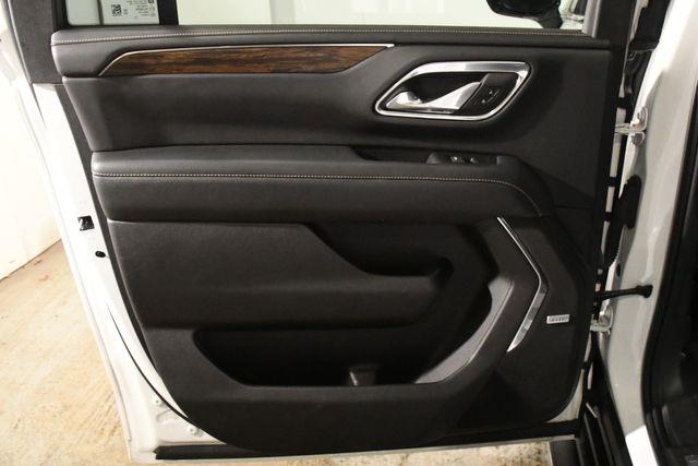 2023 Chevrolet Suburban Premier photo
