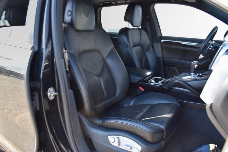 2018 Porsche Cayenne Platinum Edition AWD photo