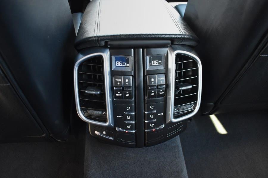 2018 Porsche Cayenne Platinum Edition AWD photo