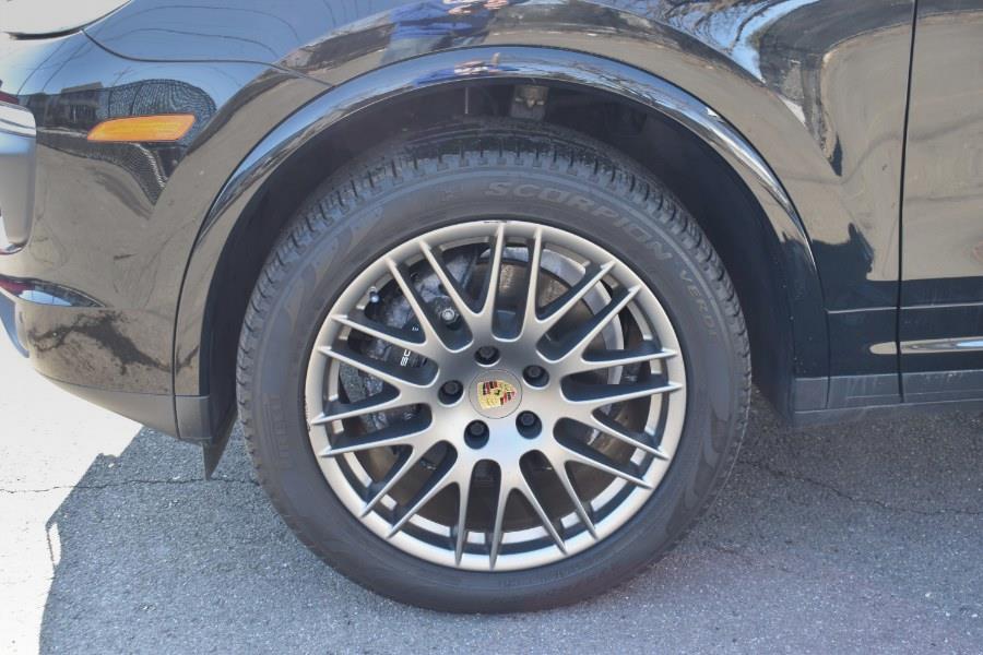 2018 Porsche Cayenne Platinum Edition AWD photo