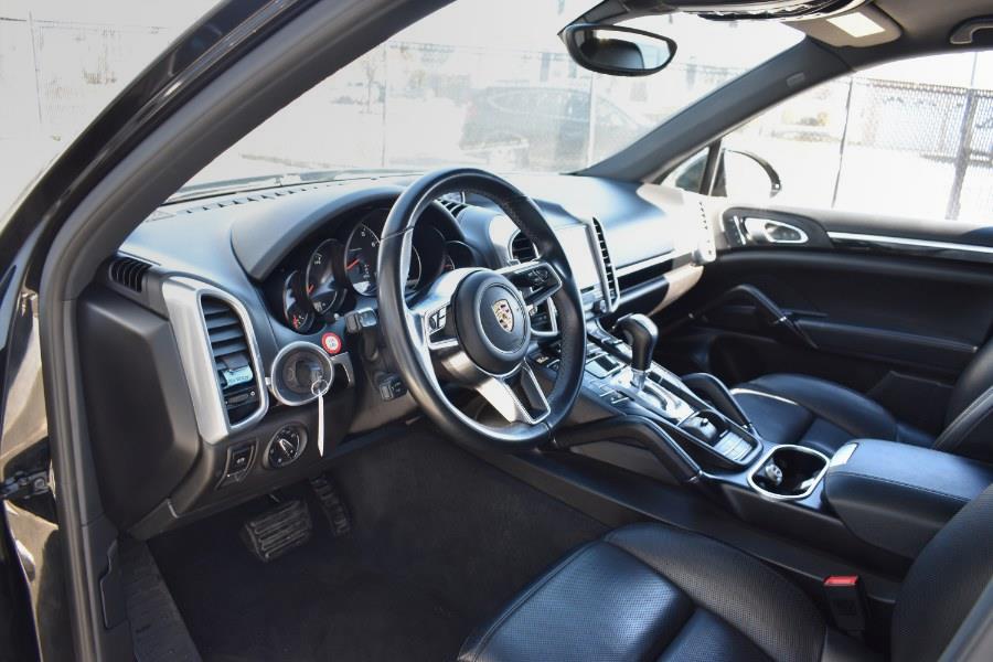 2018 Porsche Cayenne Platinum Edition AWD photo