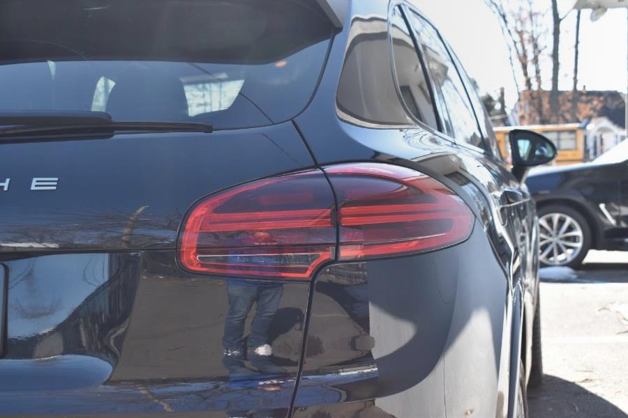 2018 Porsche Cayenne Platinum Edition AWD photo