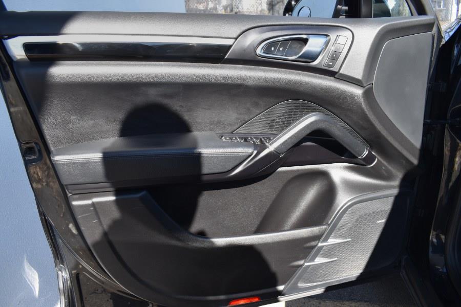 2018 Porsche Cayenne Platinum Edition AWD photo