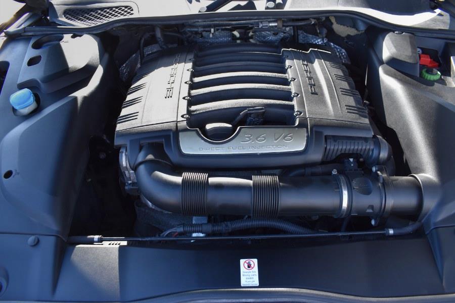 2018 Porsche Cayenne Platinum Edition AWD photo