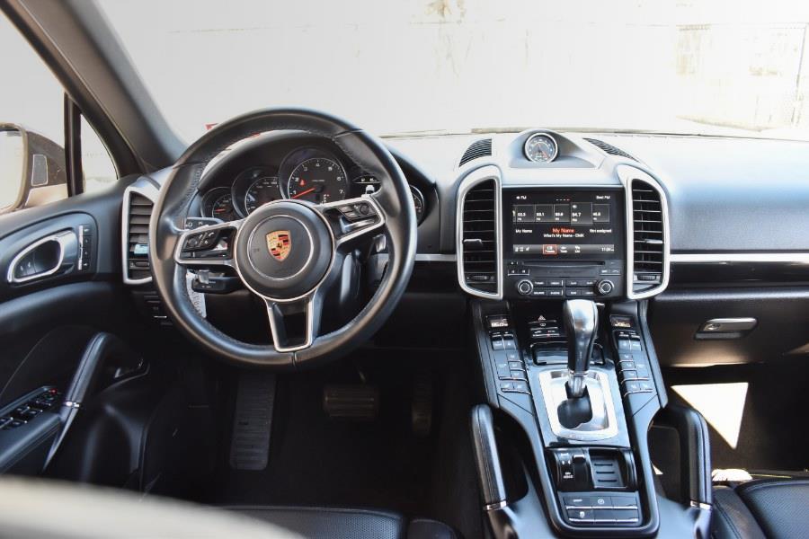 2018 Porsche Cayenne Platinum Edition AWD photo