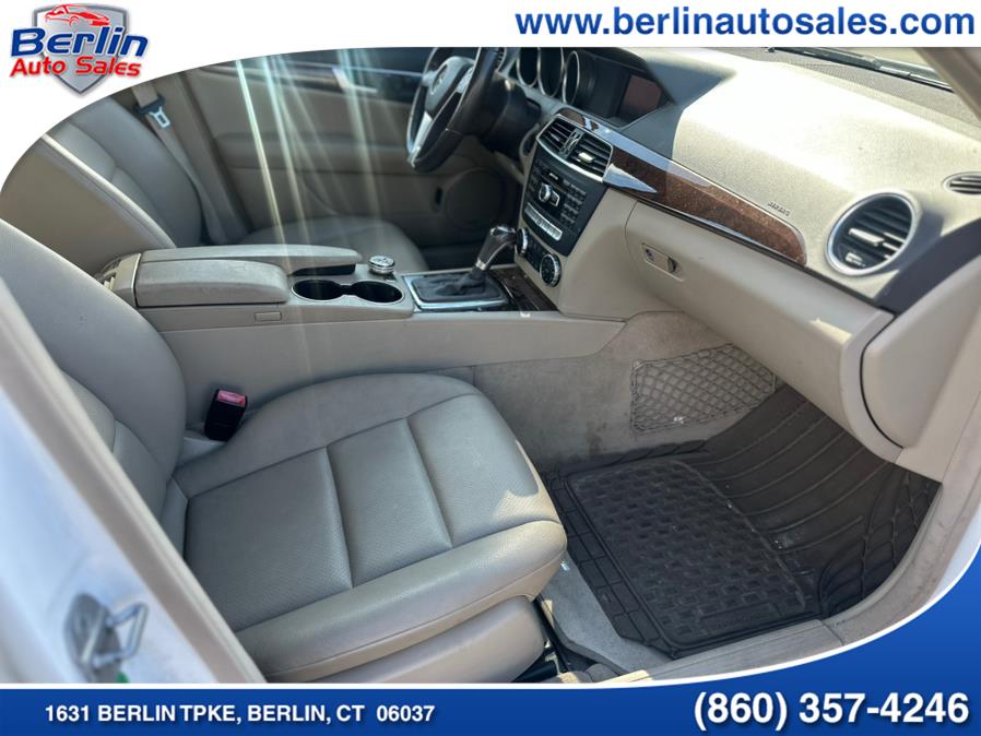 2013 Mercedes-Benz C-Class C300 4MATIC Luxury photo