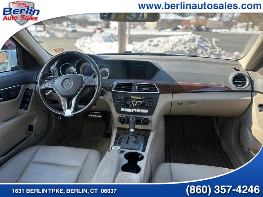 2013 Mercedes-Benz C-Class C300 4MATIC Luxury photo