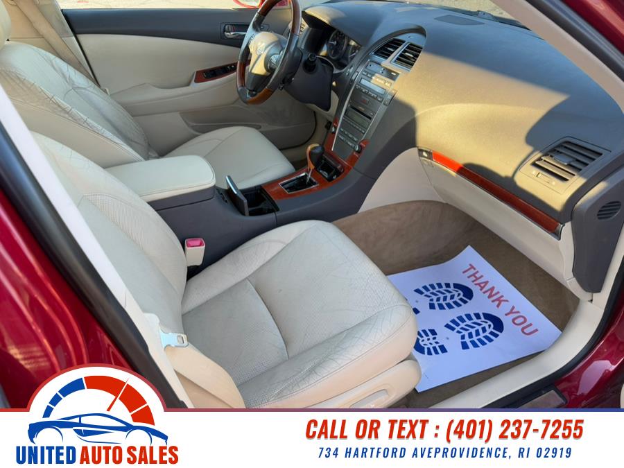 2011 Lexus ES 350 photo