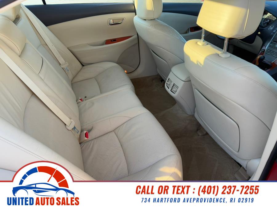 2011 Lexus ES 350 photo