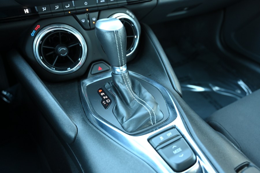 2023 Chevrolet Camaro 2dr Cpe 1LT photo