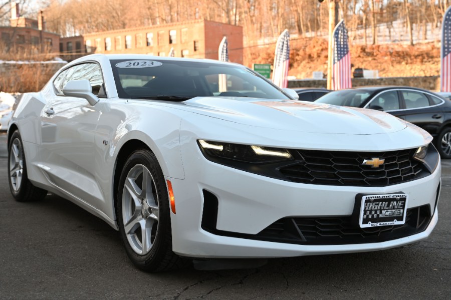 2023 Chevrolet Camaro 2dr Cpe 1LT photo