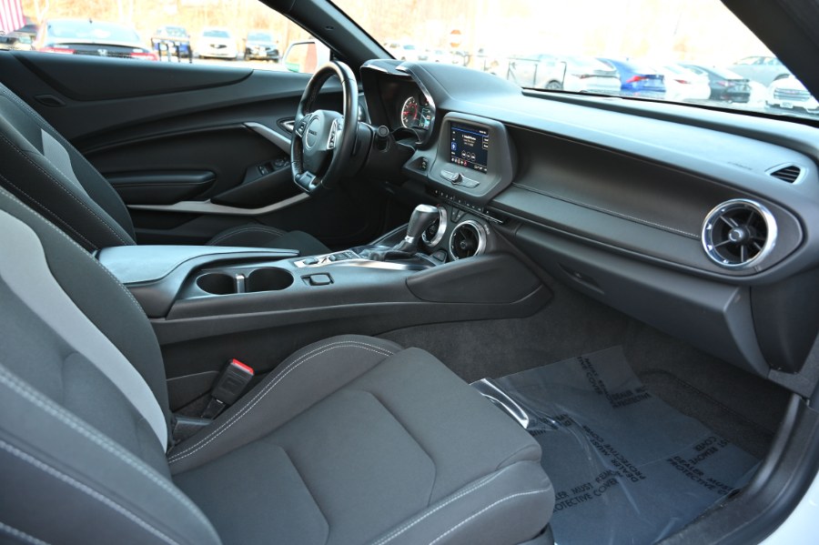 2023 Chevrolet Camaro 2dr Cpe 1LT photo
