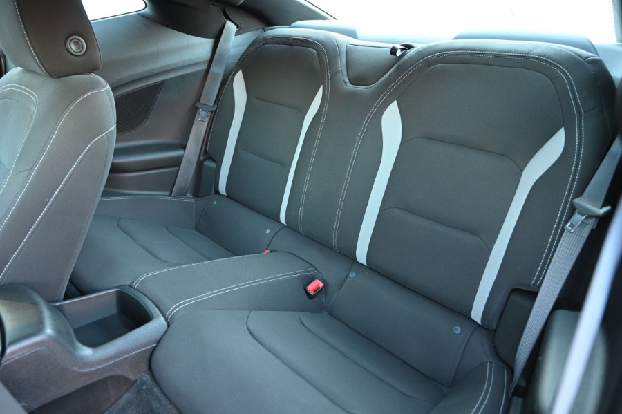 2023 Chevrolet Camaro 2dr Cpe 1LT photo