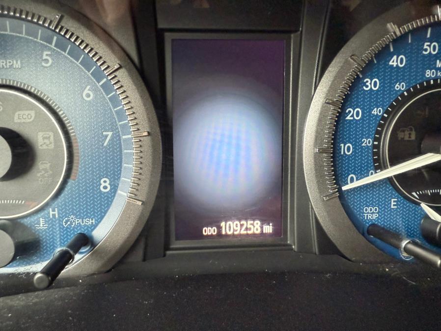 2017 Toyota Sienna XLE 8-Passenger photo