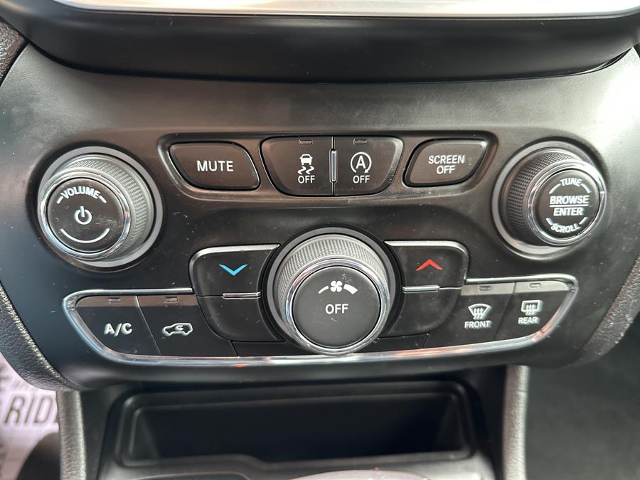 2020 Jeep Cherokee Latitude photo