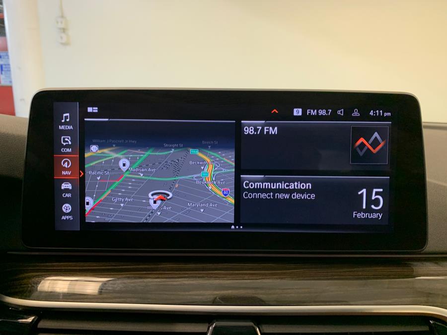 2022 BMW 5-Series 530i xDrive Sedan photo