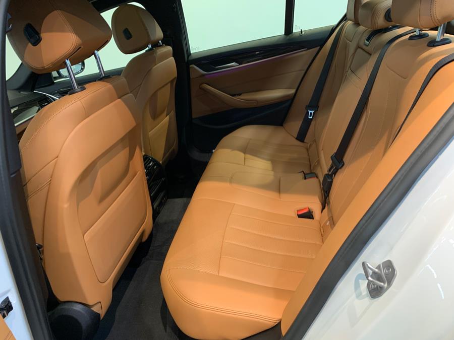 2022 BMW 5-Series 530i xDrive Sedan photo