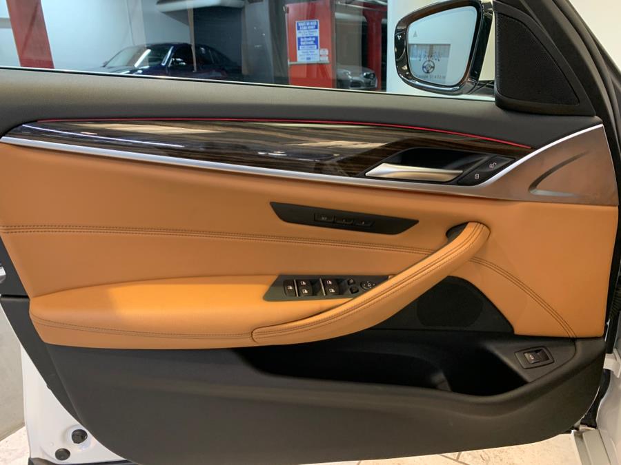 2022 BMW 5-Series 530i xDrive Sedan photo