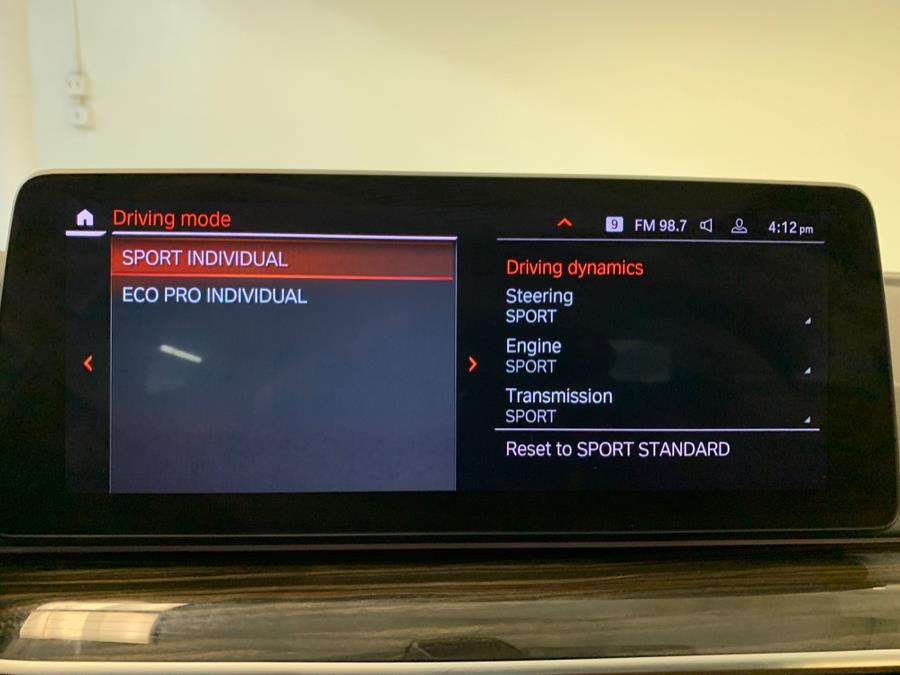 2022 BMW 5-Series 530i xDrive Sedan photo