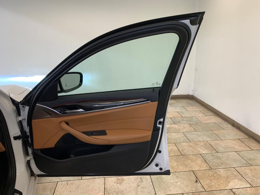 2022 BMW 5-Series 530i xDrive Sedan photo