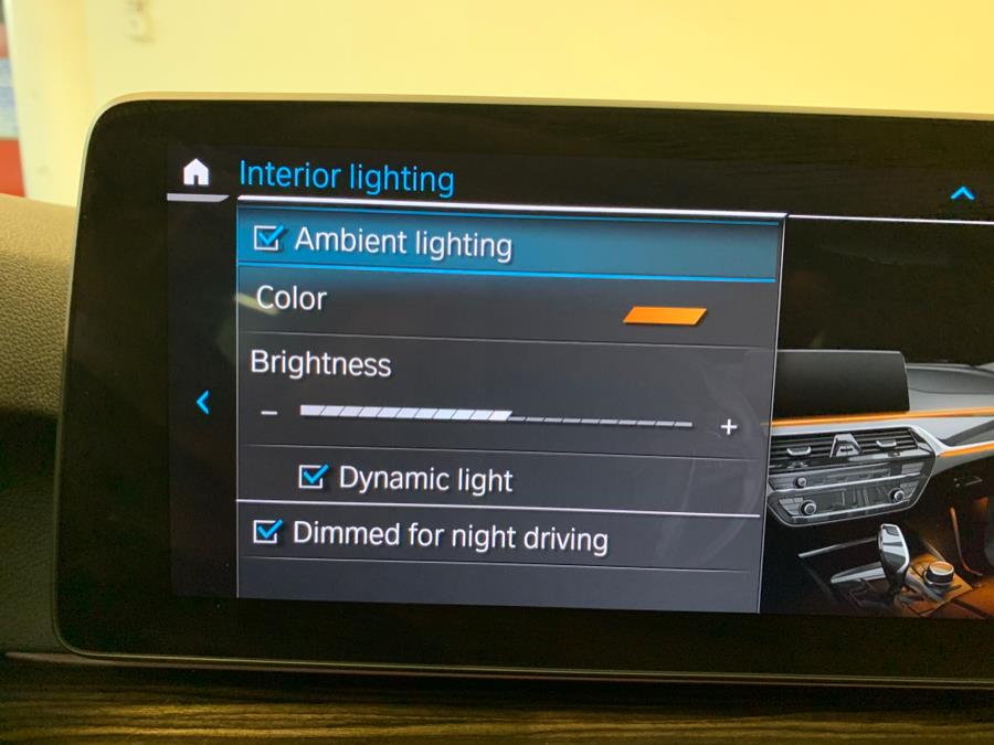 2022 BMW 5-Series 530i xDrive Sedan photo